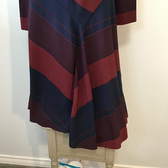 NWT Tory Burch Lyon Navy and Burgundy Strip V-Neck Dress Size 4 - Picture 3 of 14